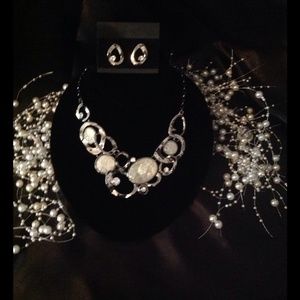 Grey/silver toned necklace! Never worn!