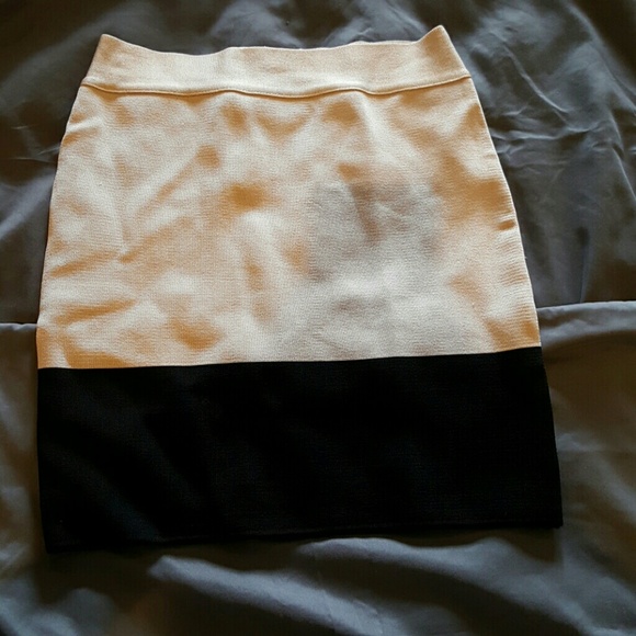 Bebe skirt