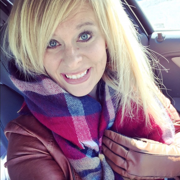 Meet your Posher, Jackie - Picture 4 of 4