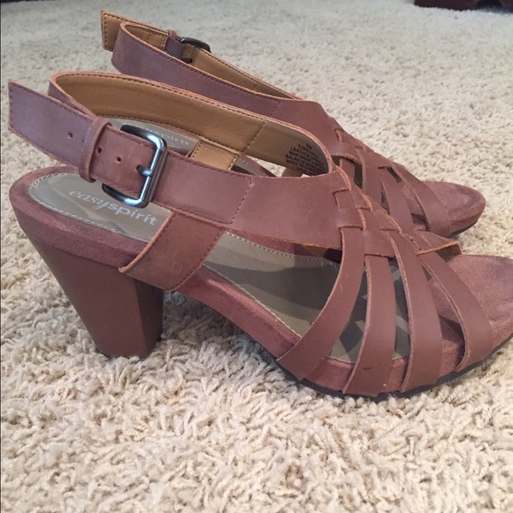 Easy Spirit shoes size 9