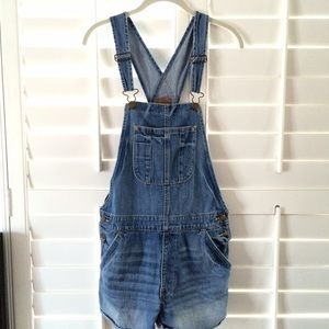 American Eagle overall shorts