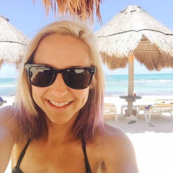 Meet your Posher, Emily - Picture 5 of 5