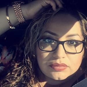 Meet your Posher, Roxana