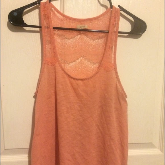 pink tank top