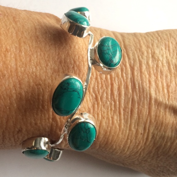 ‼️⬇️SALE‼️⬇️TIBETAN Turquoise Bangle Bracelet - Picture 2 of 4