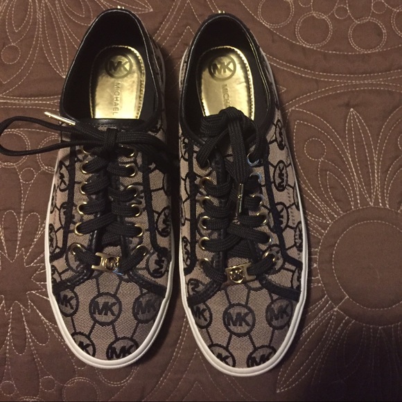 Michael Kors sneakers. Size 8