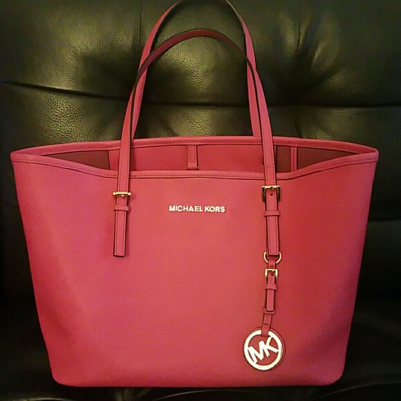 Michael kors small jet set saffiano shoulder bag