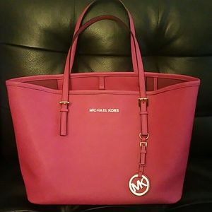 Michael kors small jet set saffiano shoulder bag