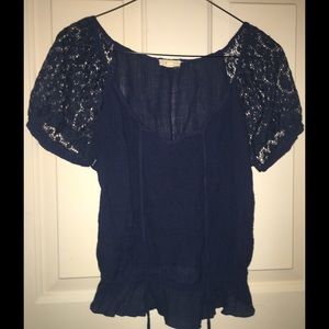 Bohemian style tee with lace shoulders