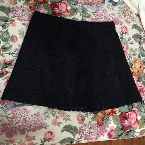 🔴F21 lace skirt🔴