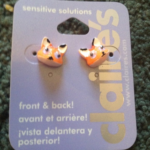 Fox earrings.