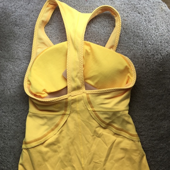 LuLulemon workout tank - Picture 2 of 3