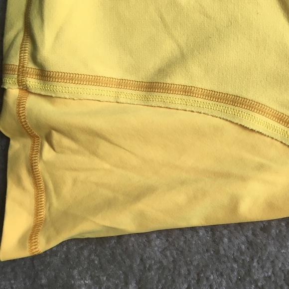 LuLulemon workout tank - Picture 3 of 3