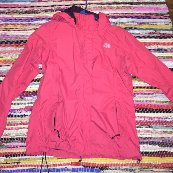 Reddish north face rain coat