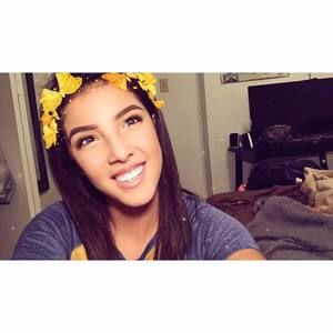 Meet your Posher, Leexis