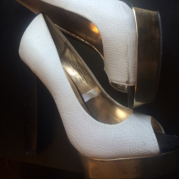 heels - Picture 2 of 4