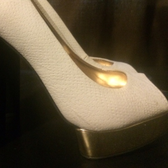 heels - Picture 4 of 4