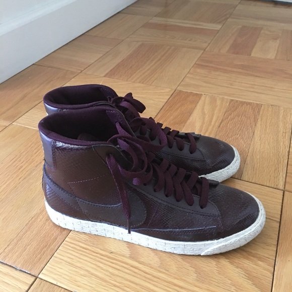 Like new Nike high-tops!