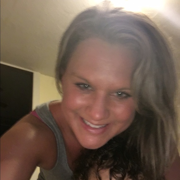 Meet your Posher, Heather - Picture 1 of 1