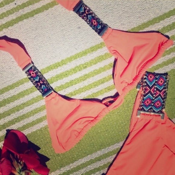 LAST// Beach Bunny // BOHO Paradise Top - Picture 3 of 3