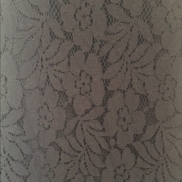 Forever 21 Lace Sheath Dress - Picture 2 of 4