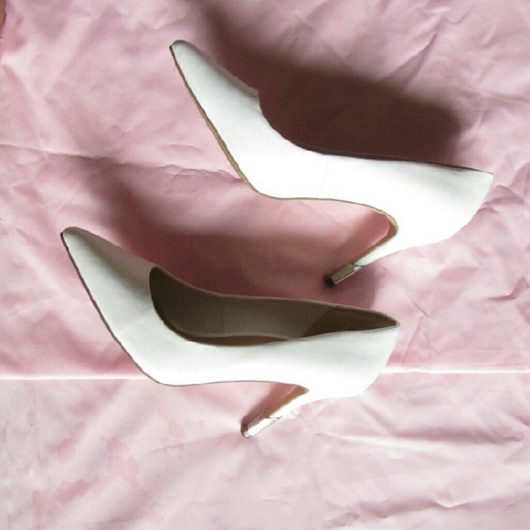 New Look white pumps