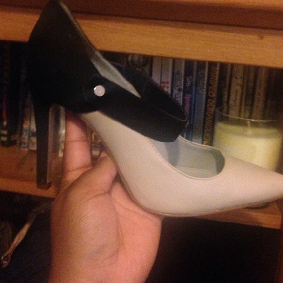 High hell pointy toe worn once