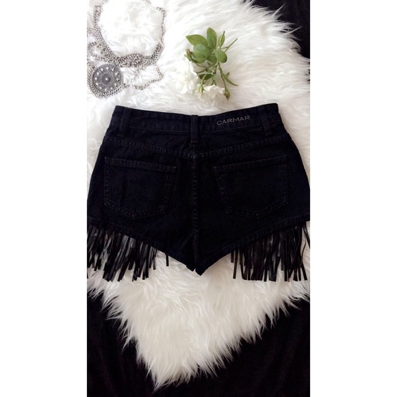 🚫SOLD Kendall Jenner LF Carmar Fringe Shorts - Picture 2 of 4