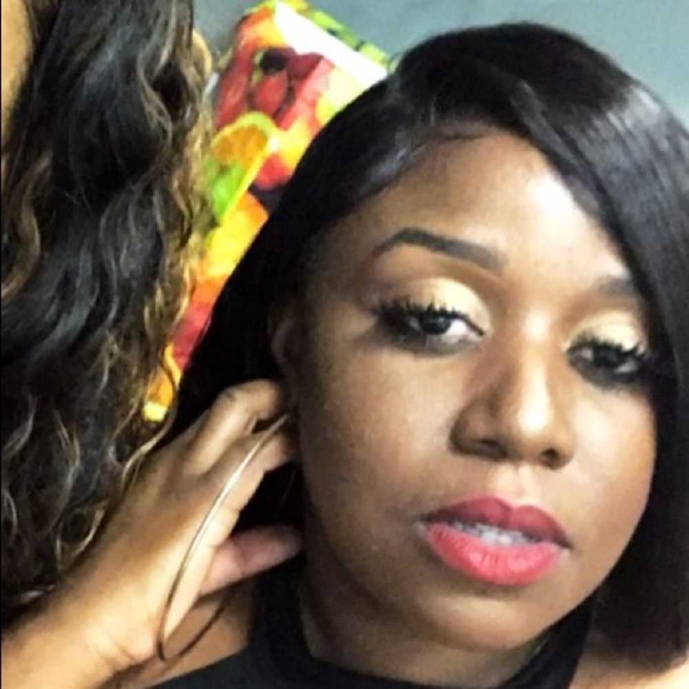 Meet your Posher, Chanel