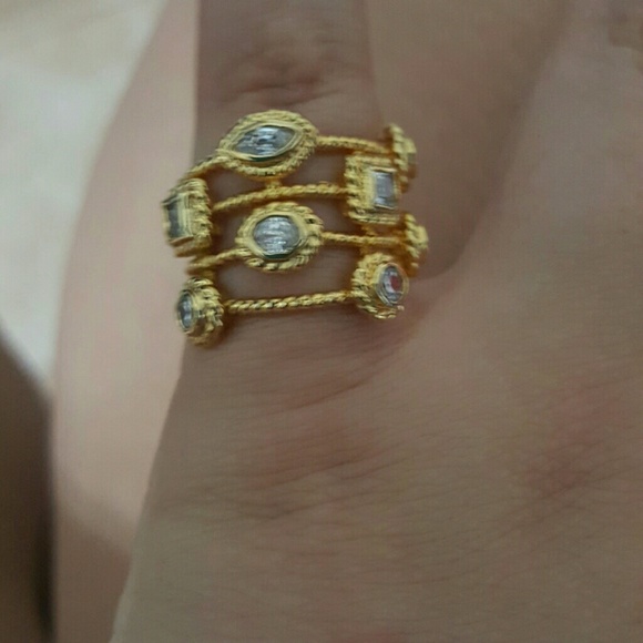 Gold ring - Picture 2 of 3