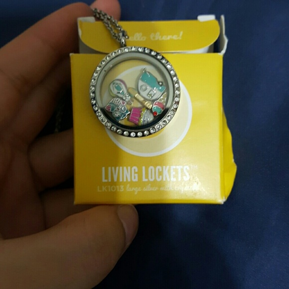 Locket Necklace - Picture 2 of 2