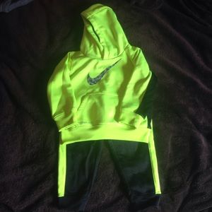 Infant Nike Thermafit sweatsuit
