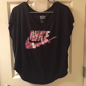 Black Nike T shirt
