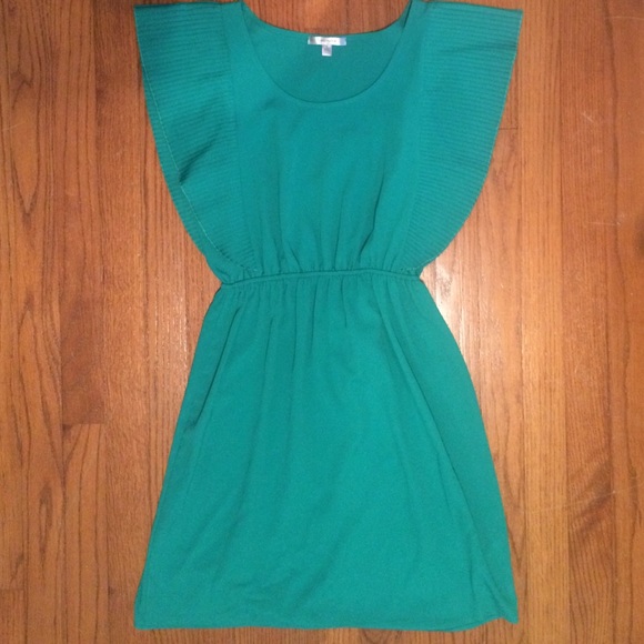 Winged sleeve dress