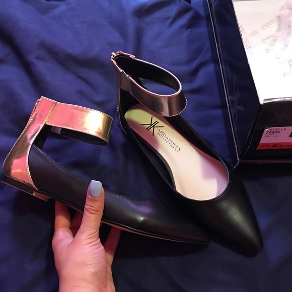 Kardashian Kollection FENELLA Flats
