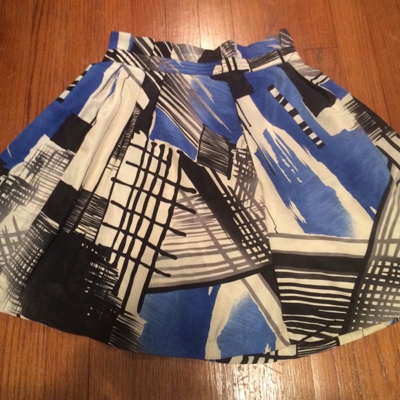 Artsy patterned skirt