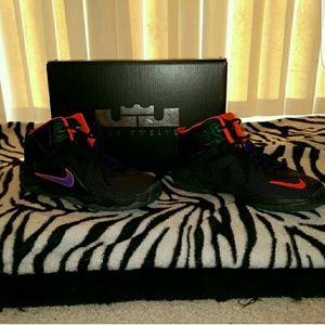 Nike Lebron 12's