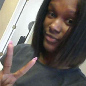 Meet your Posher, Desiree