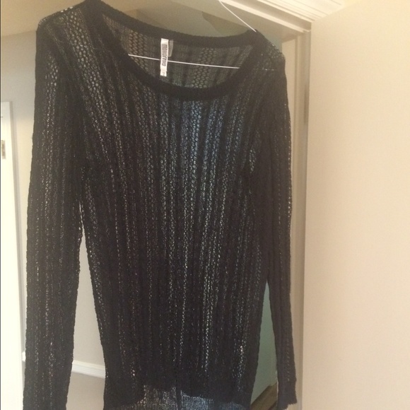 Lightweight sweater
