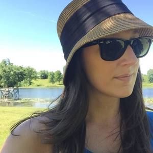 Meet your Posher, Amy