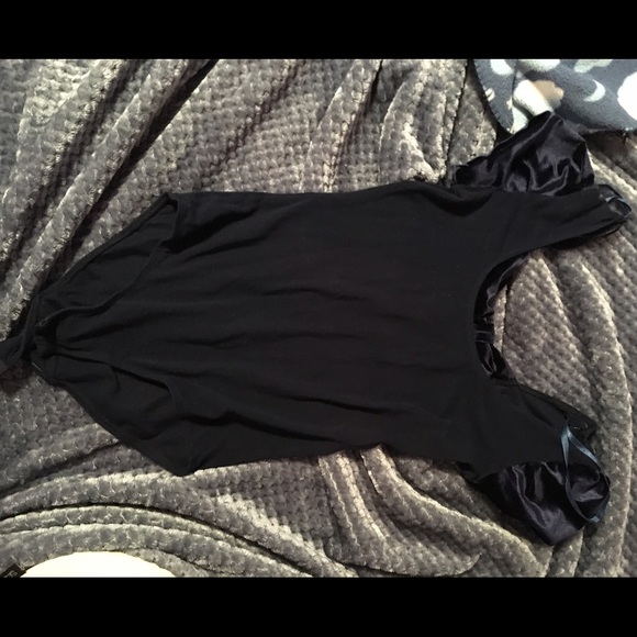 ⭐️ModCloth Navy Velvet Bow Bodysuit⭐️ - Picture 2 of 4