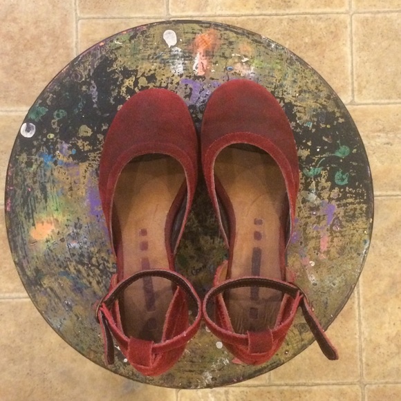 Leather wedges