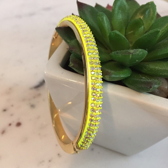 NWT Neon Yellow & Gold Rounded Pavé Hinge Bracelet - Picture 2 of 6