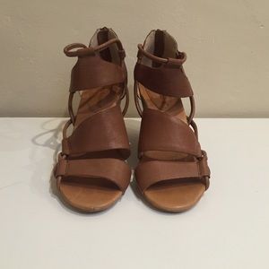 Tan leather sandal heels