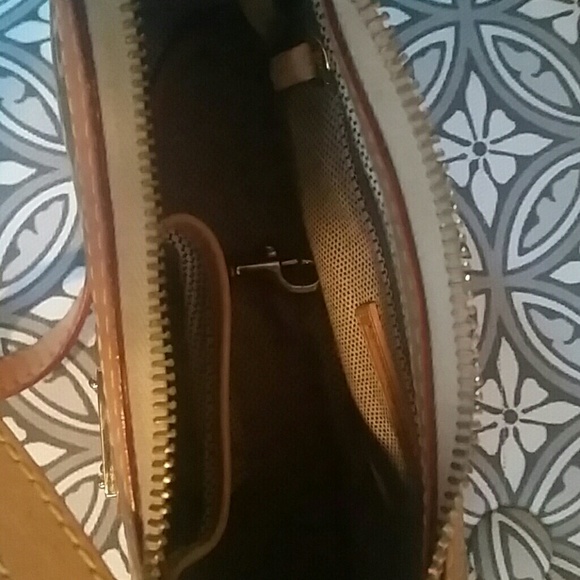 Purse - Picture 2 of 4