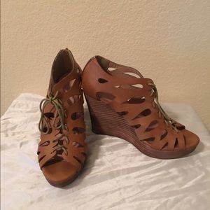 Brown wedges