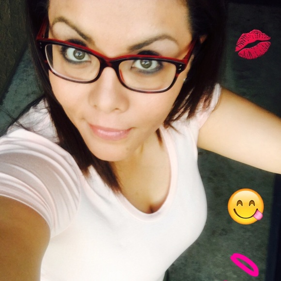 Meet your Posher, Iris - Picture 1 of 1