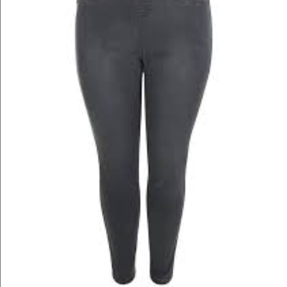 Sold - Picture 3 of 4