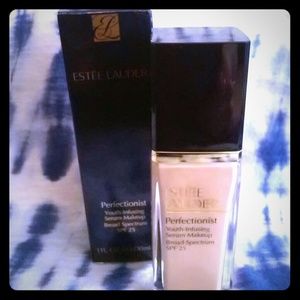 Perfectionist Youth Infusing Makeup Ivory Beige