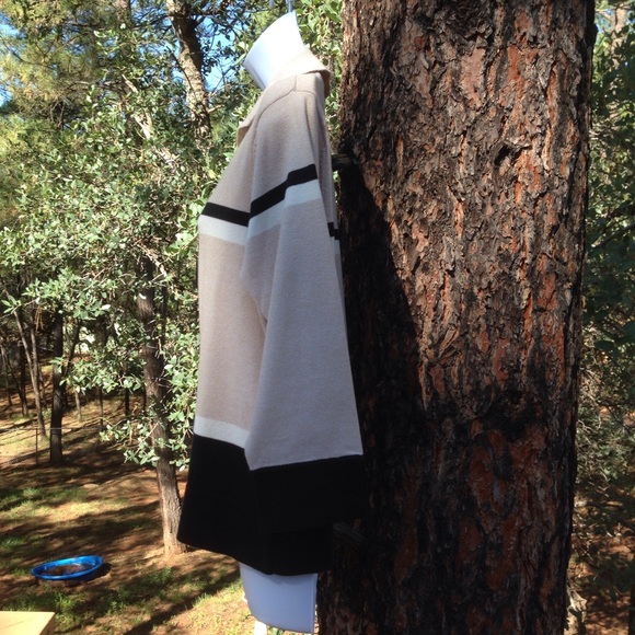 Liz Claiborne Petite Top - Picture 3 of 4